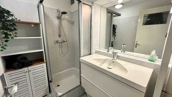 Medium property photo - Breitnerlaan, 2596 GZ Den Haag